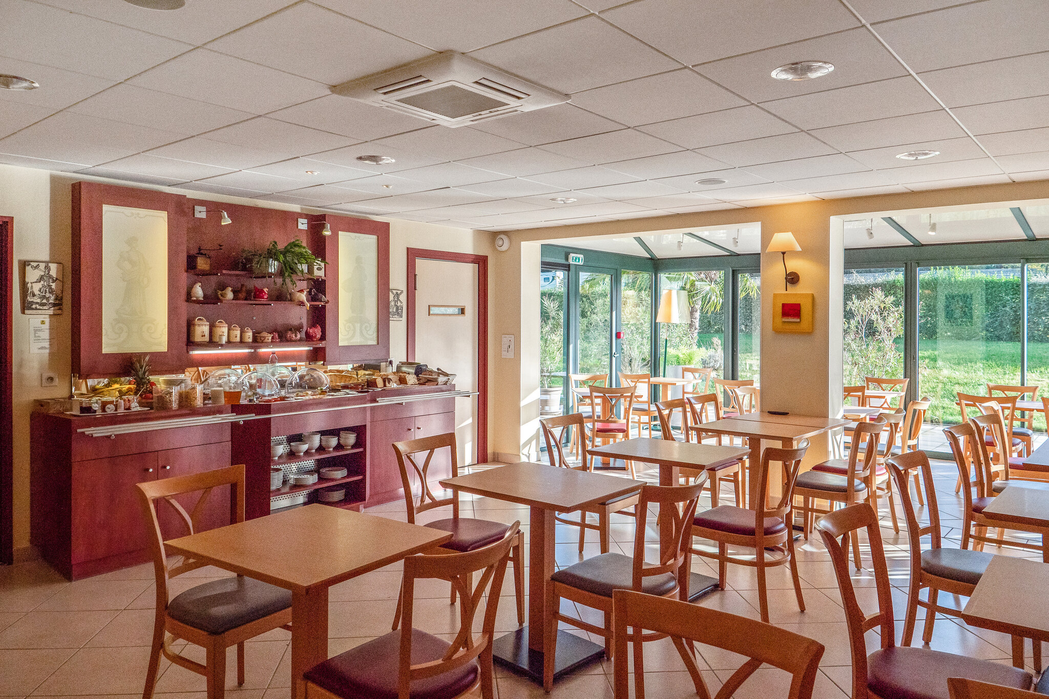 Brit Hotel Châteaudun 5