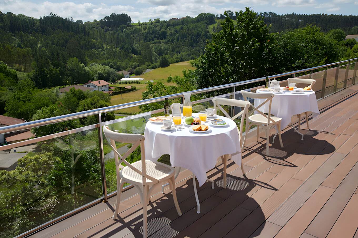 Hotel Txoriene 3