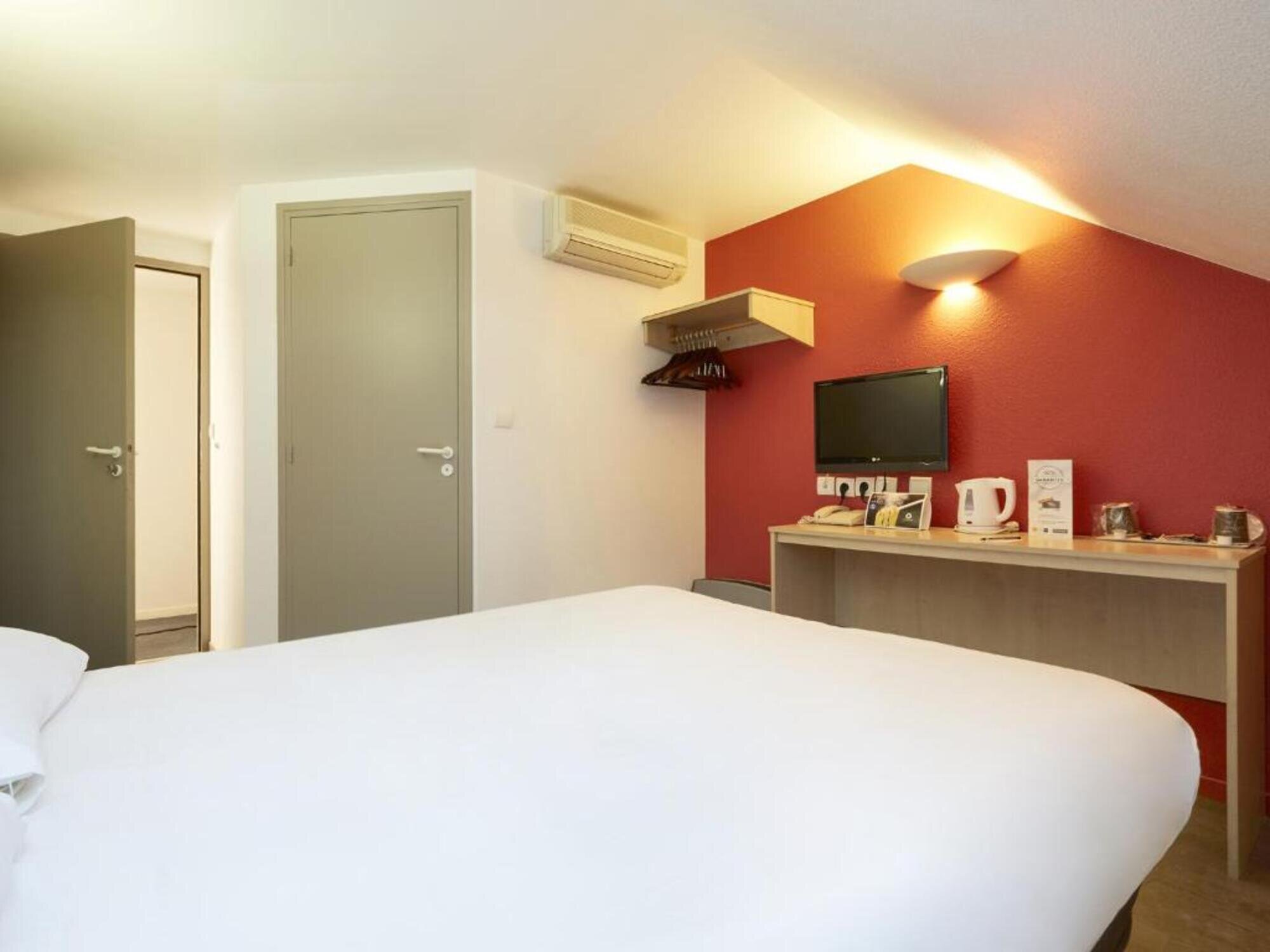 Comfort Hotel Etampes 2