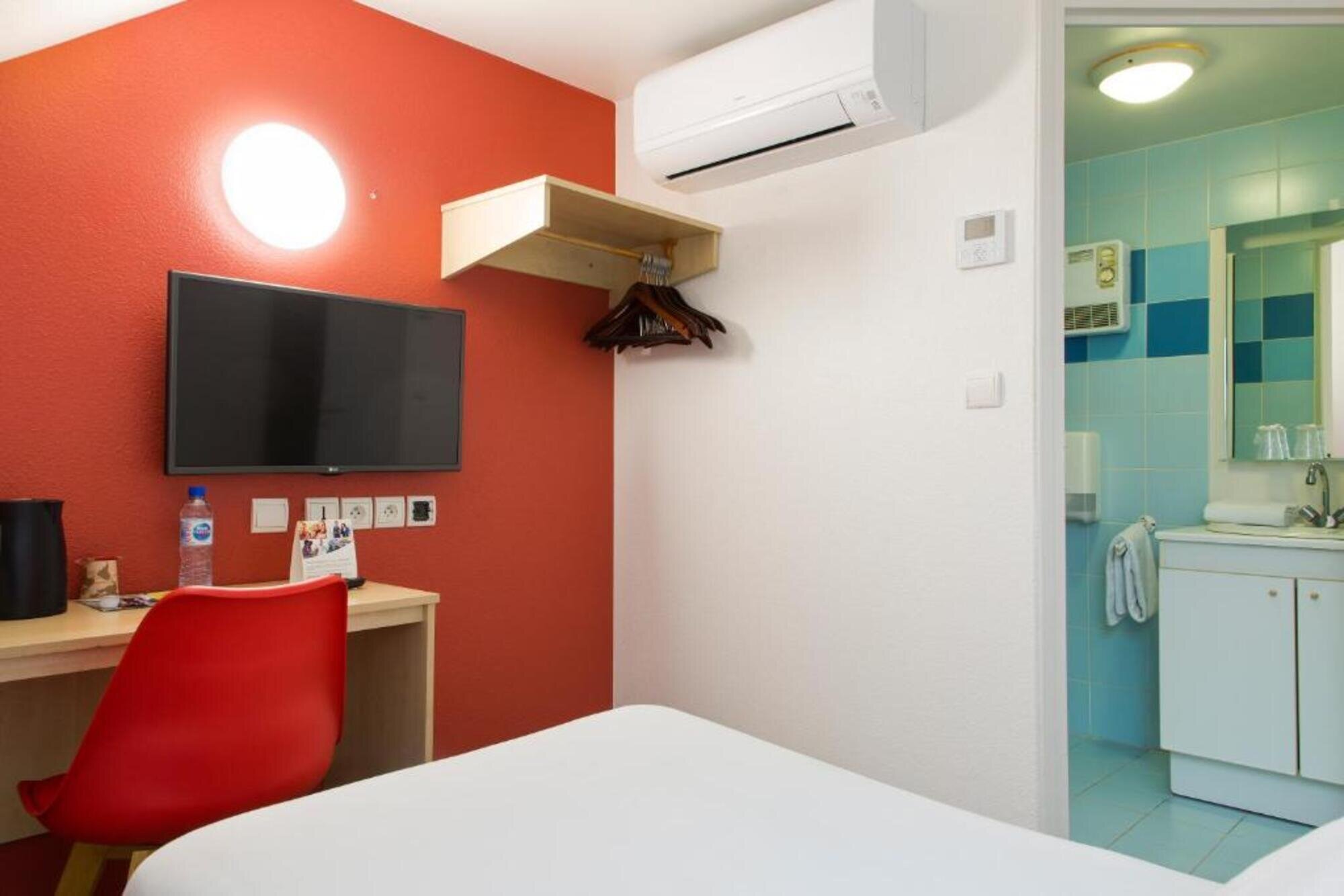 Comfort Hotel Etampes 3
