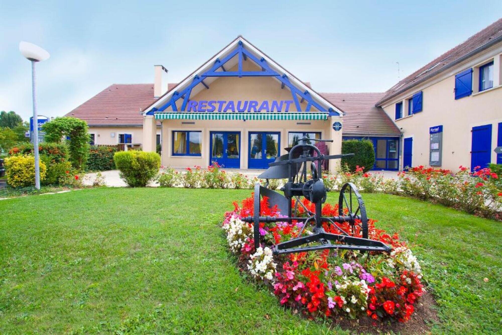 Comfort Hotel Etampes 4