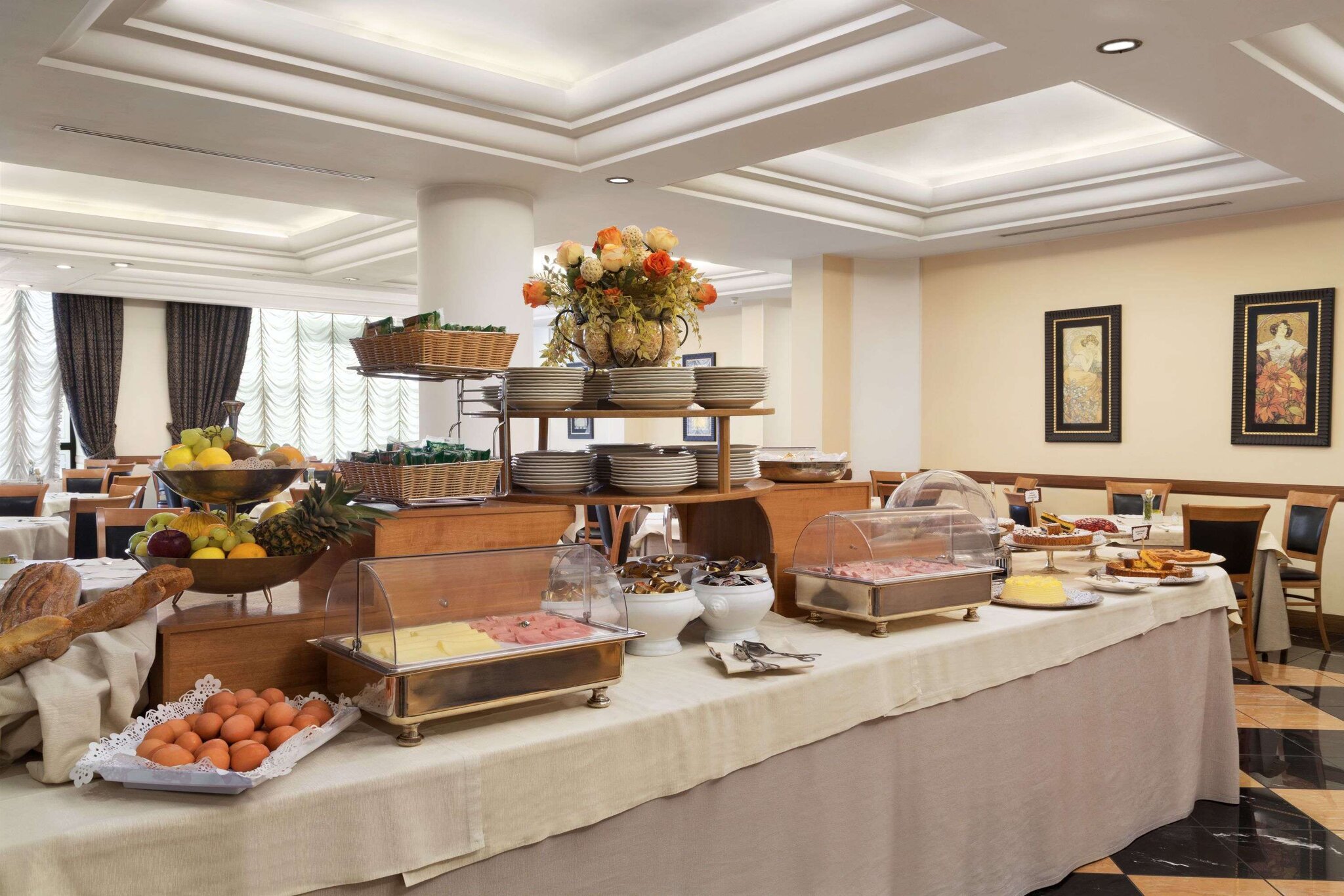 Ramada Naples 5
