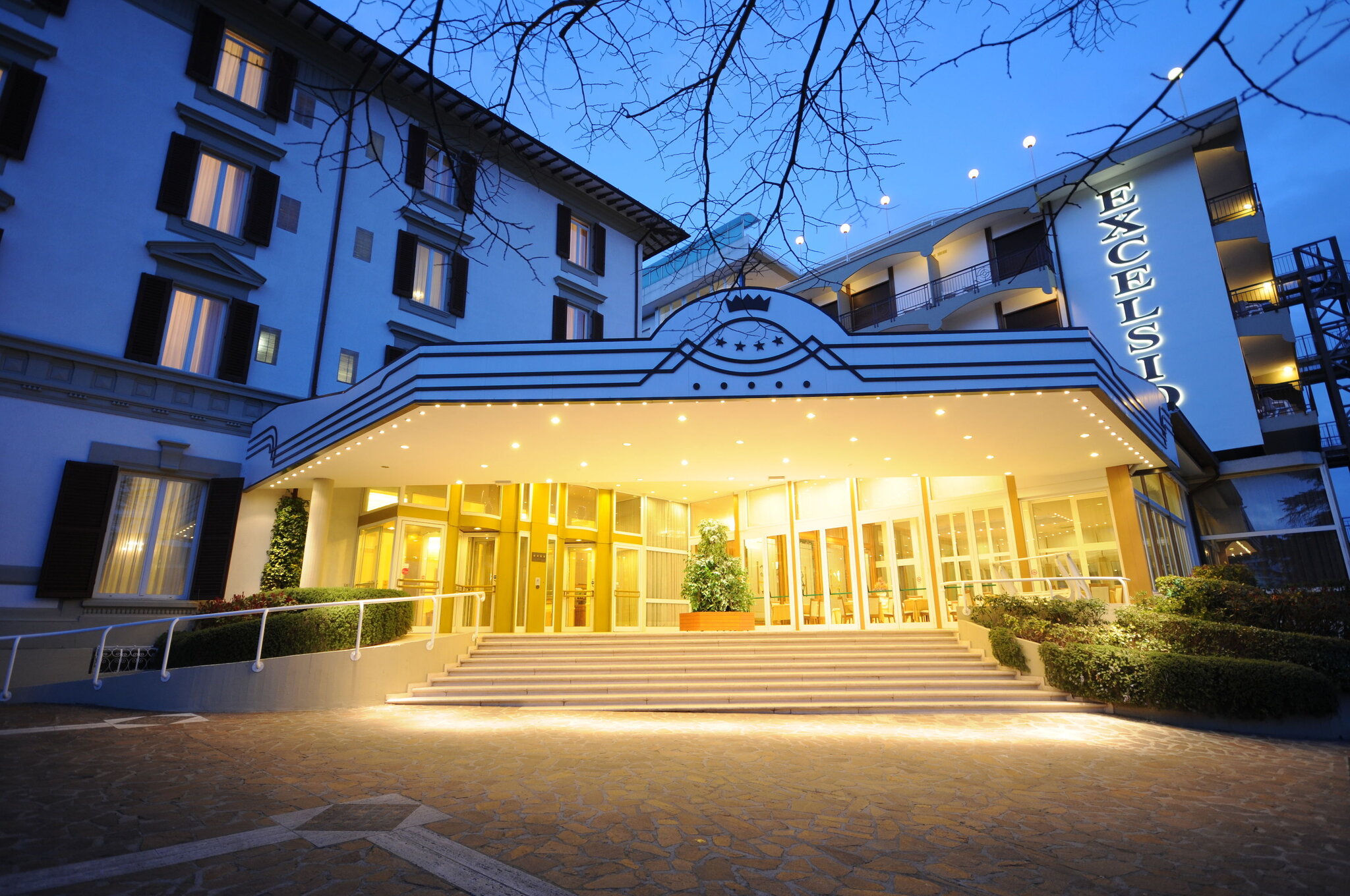 Grand Hotel Excelsior 4