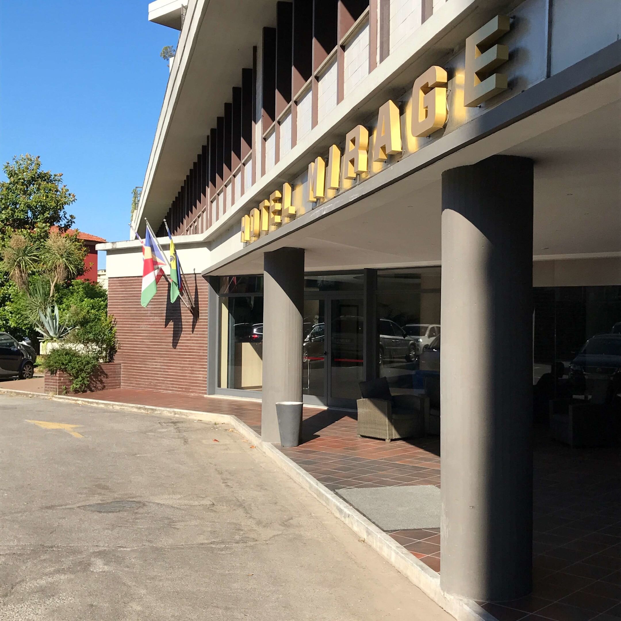Hotel Mirage 4