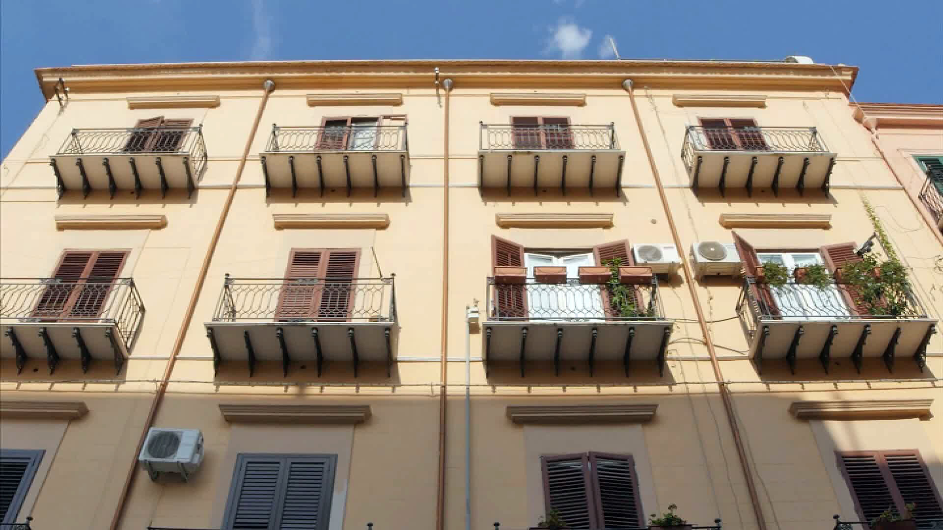 B&B White 3