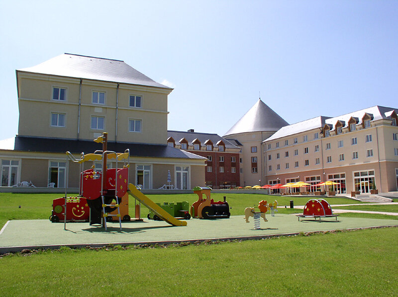 Grand Magic Hotel 5