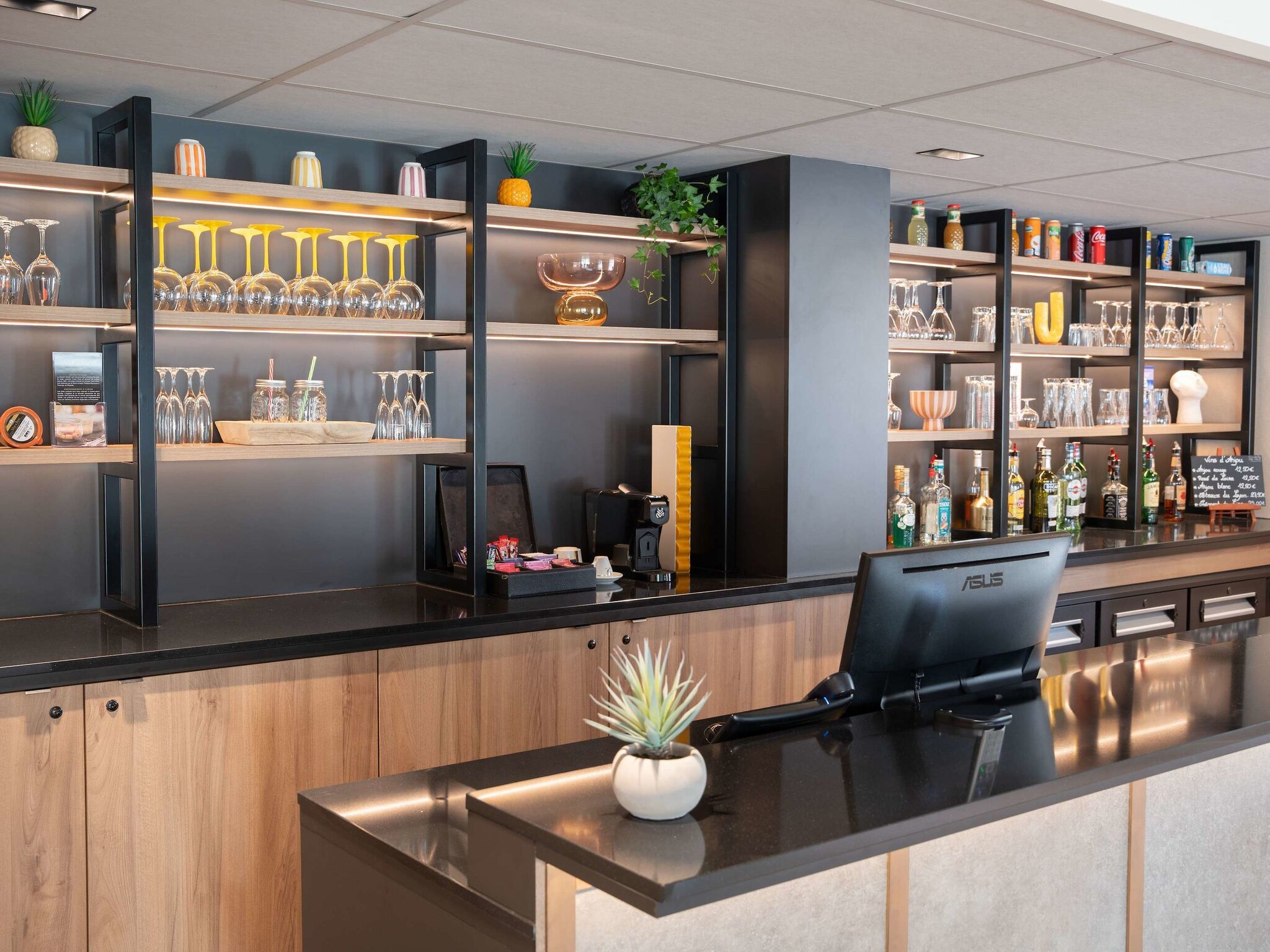 Hotel Ibis Styles Angers Centre-Gare 5