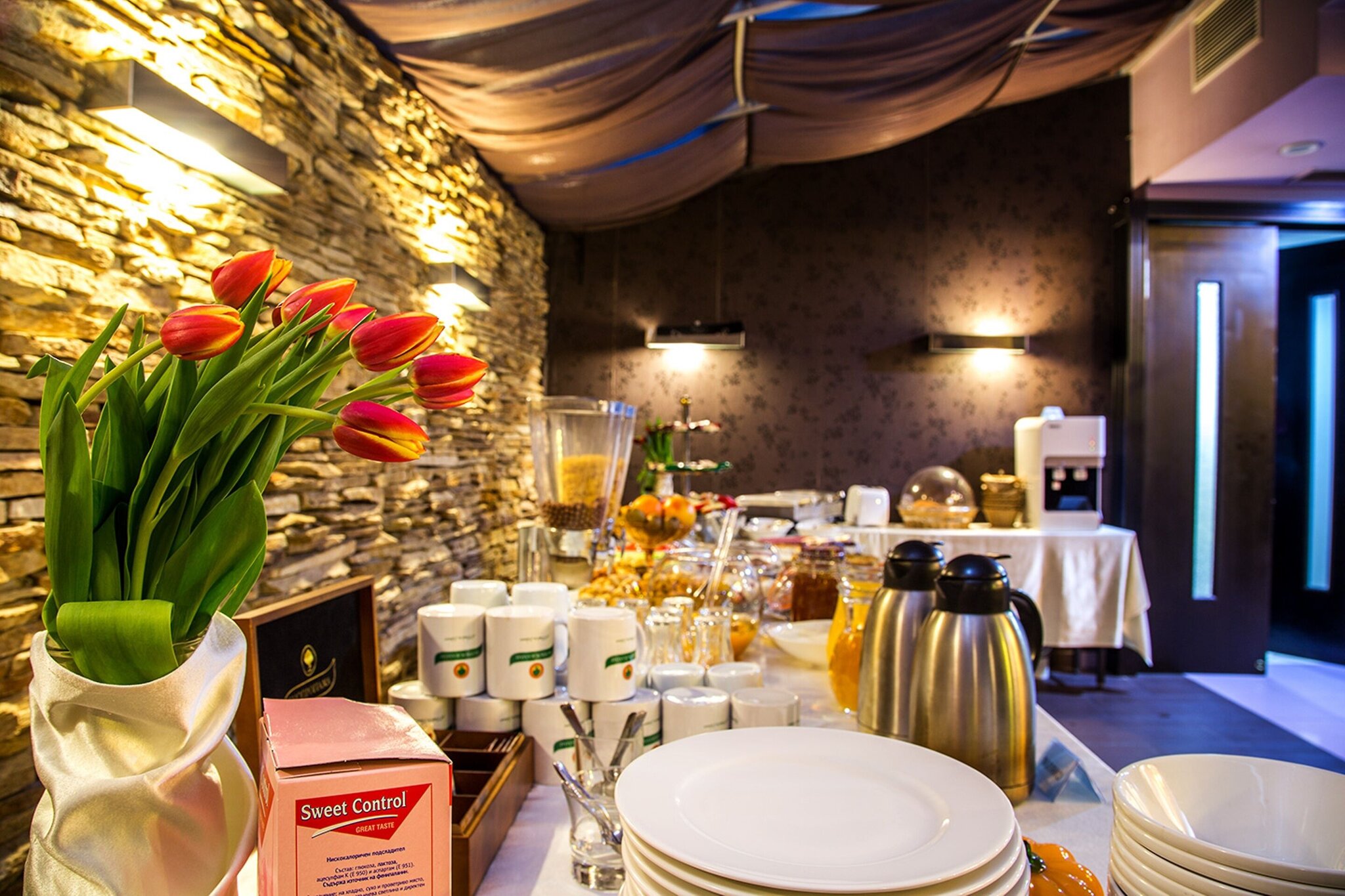 Best Western Art Plaza Hotel 5