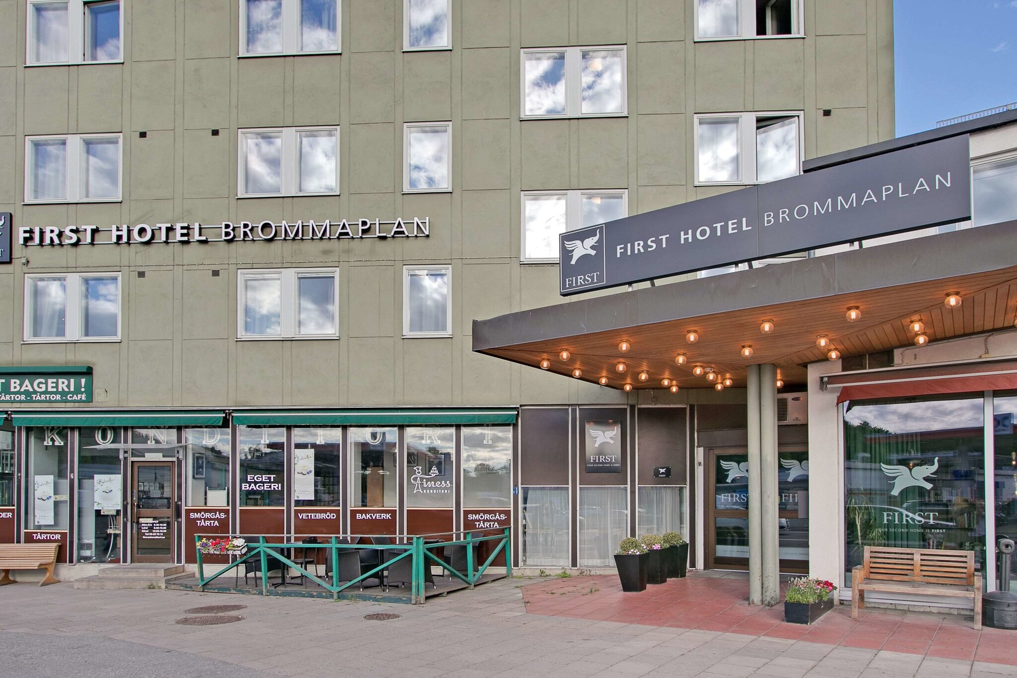 First Hotel Brommaplan 4