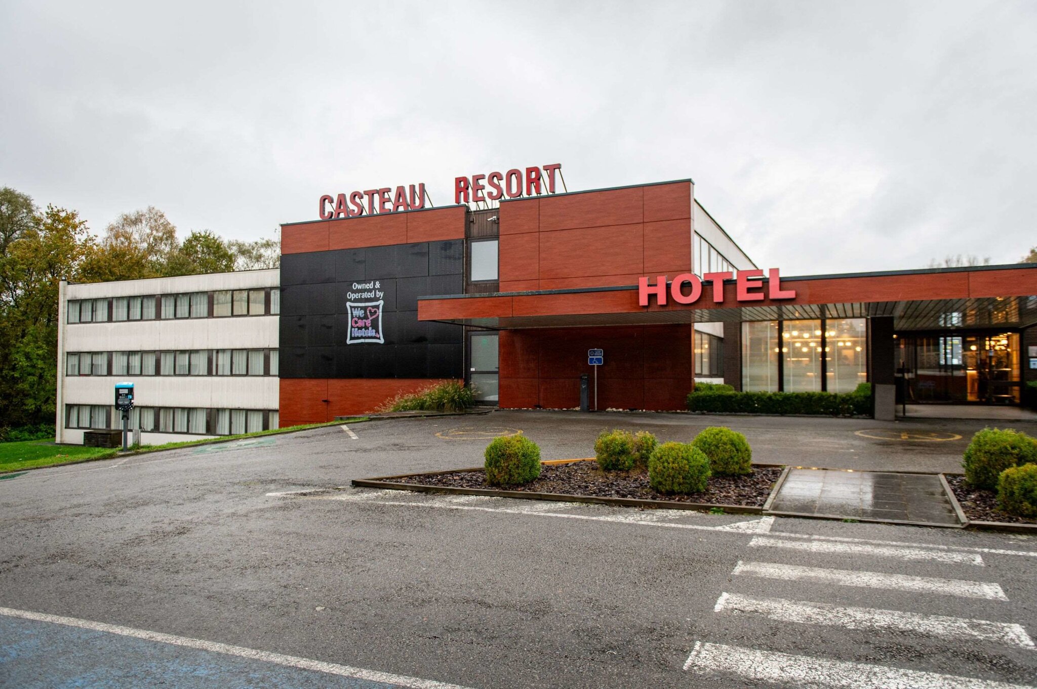 Hotel & Aparthotel Casteau Resort Mons 4