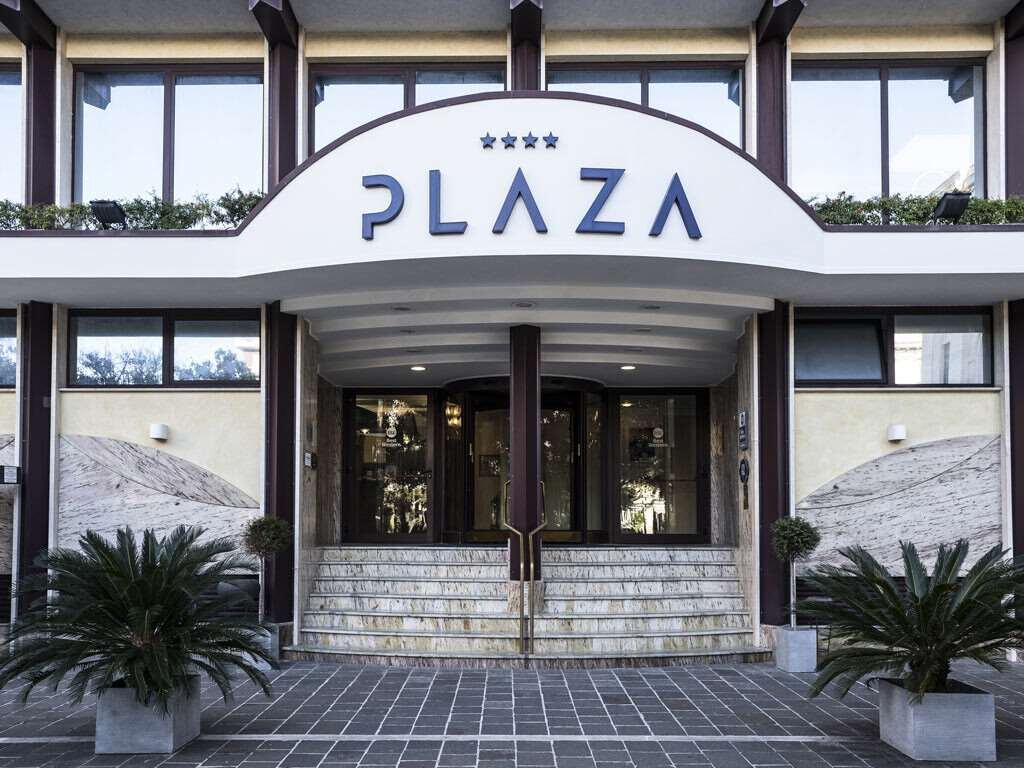 Hotel Plaza 2