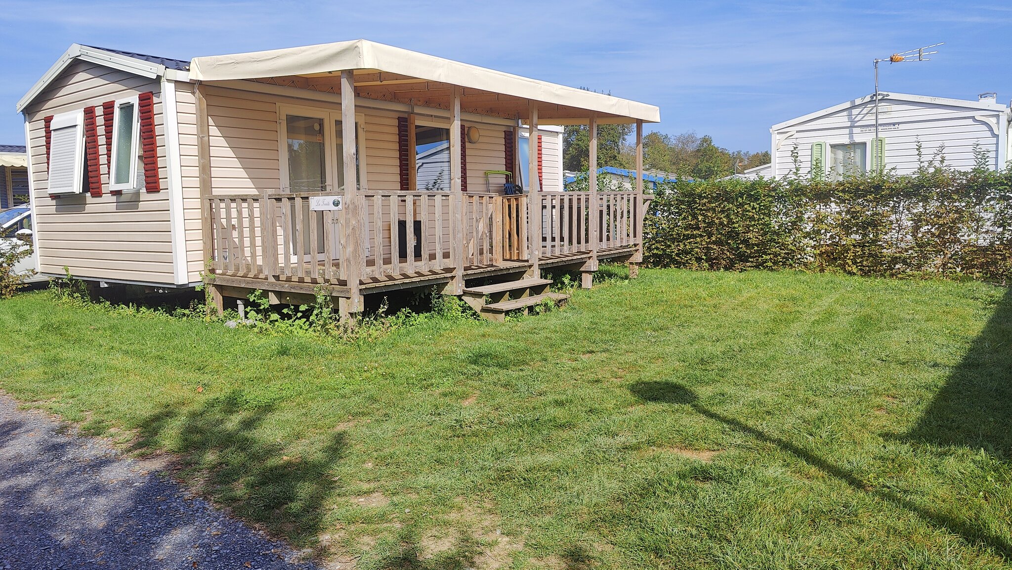 Camping La Garenne De Moncourt