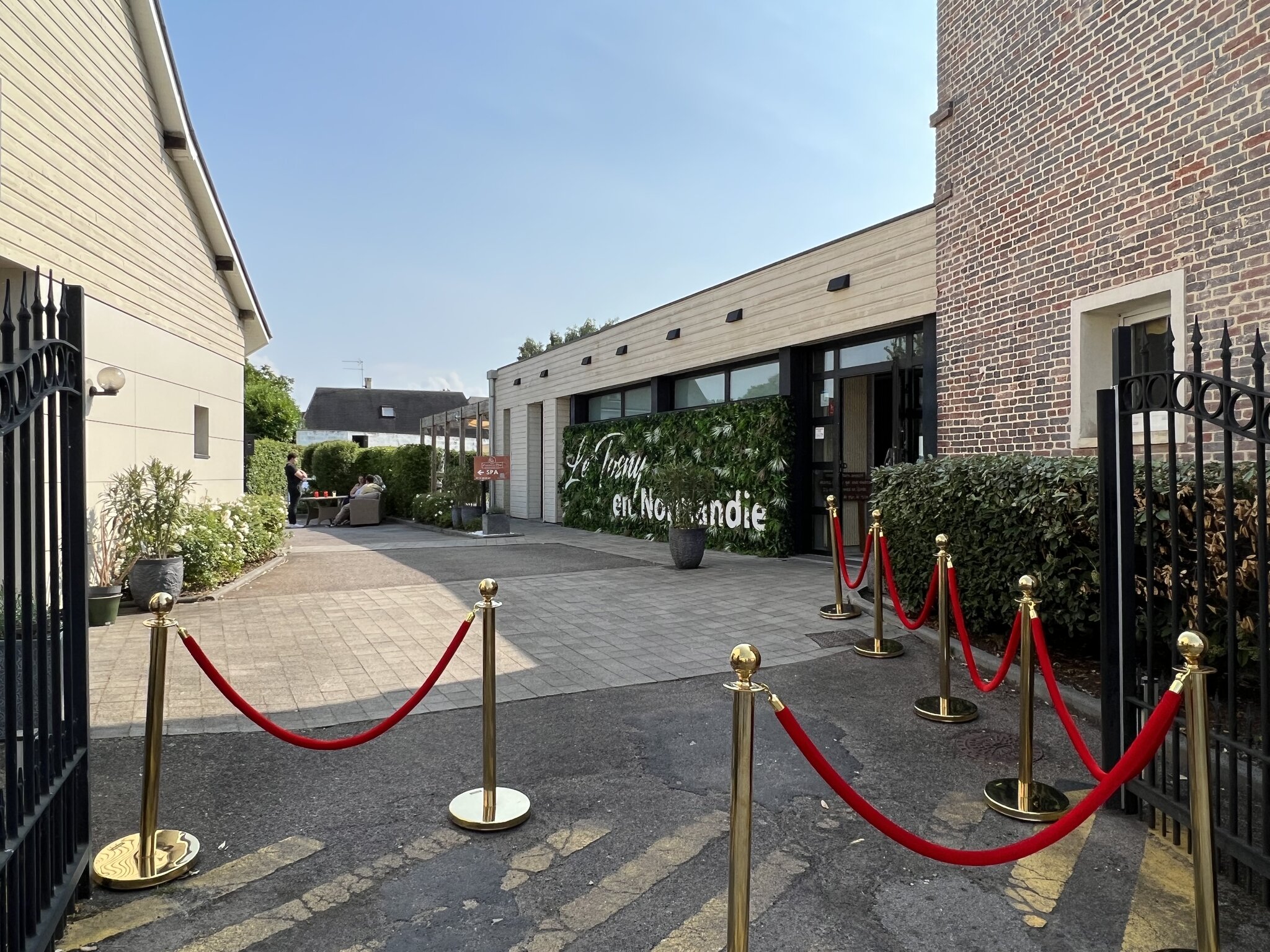Hôtel Restaurant Le Tosny 3