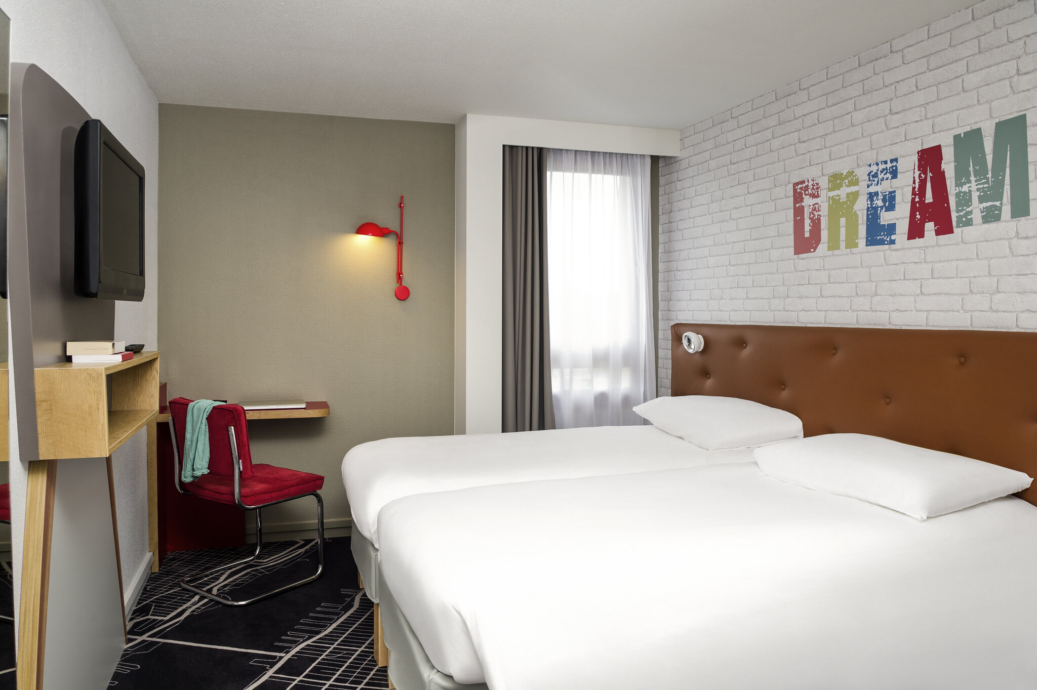 Ibis Styles Chartres 2