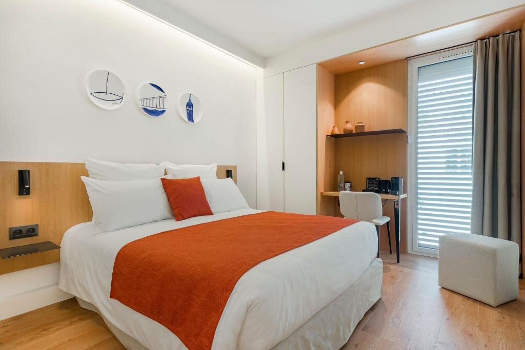 Hôtel Spa & Plages Privée Les Elmes 2