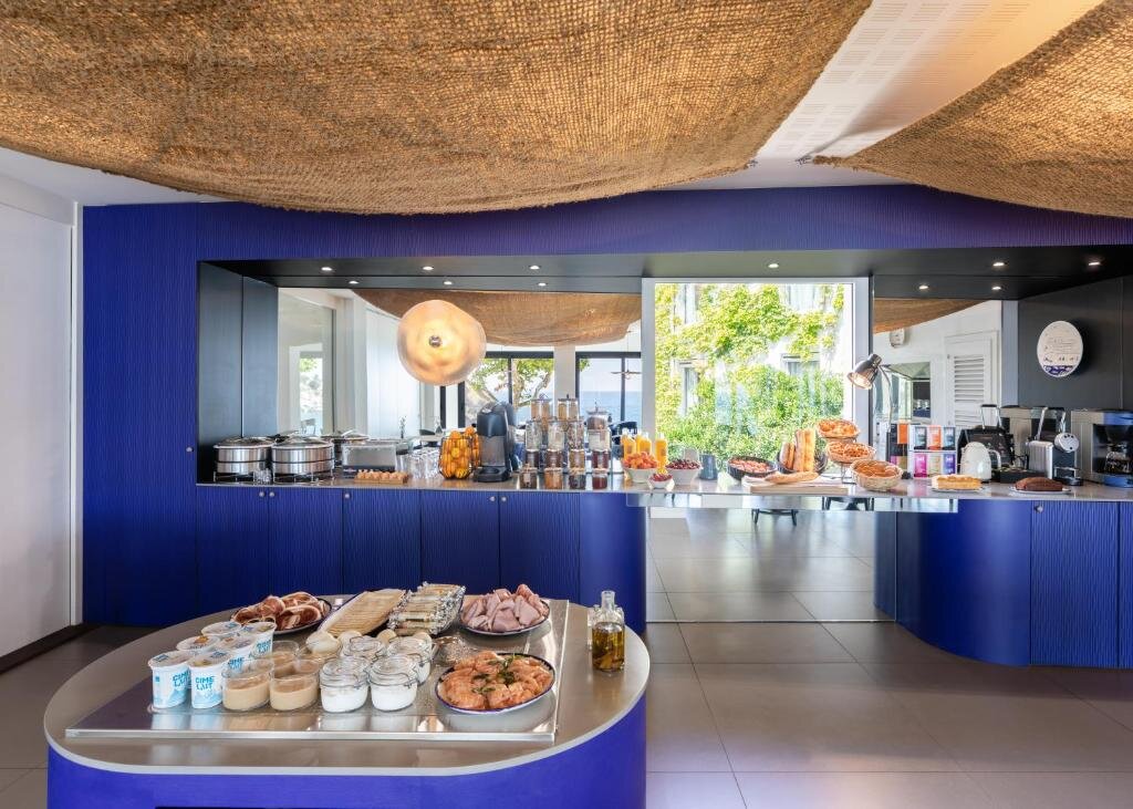 Hôtel Spa & Plages Privée Les Elmes 4