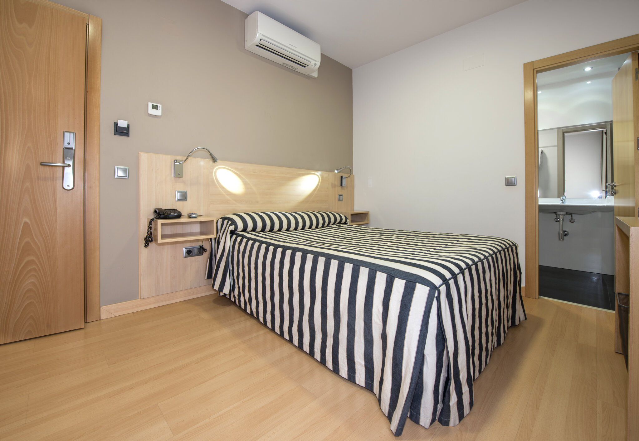 Hotel Puerta de la Santa 2