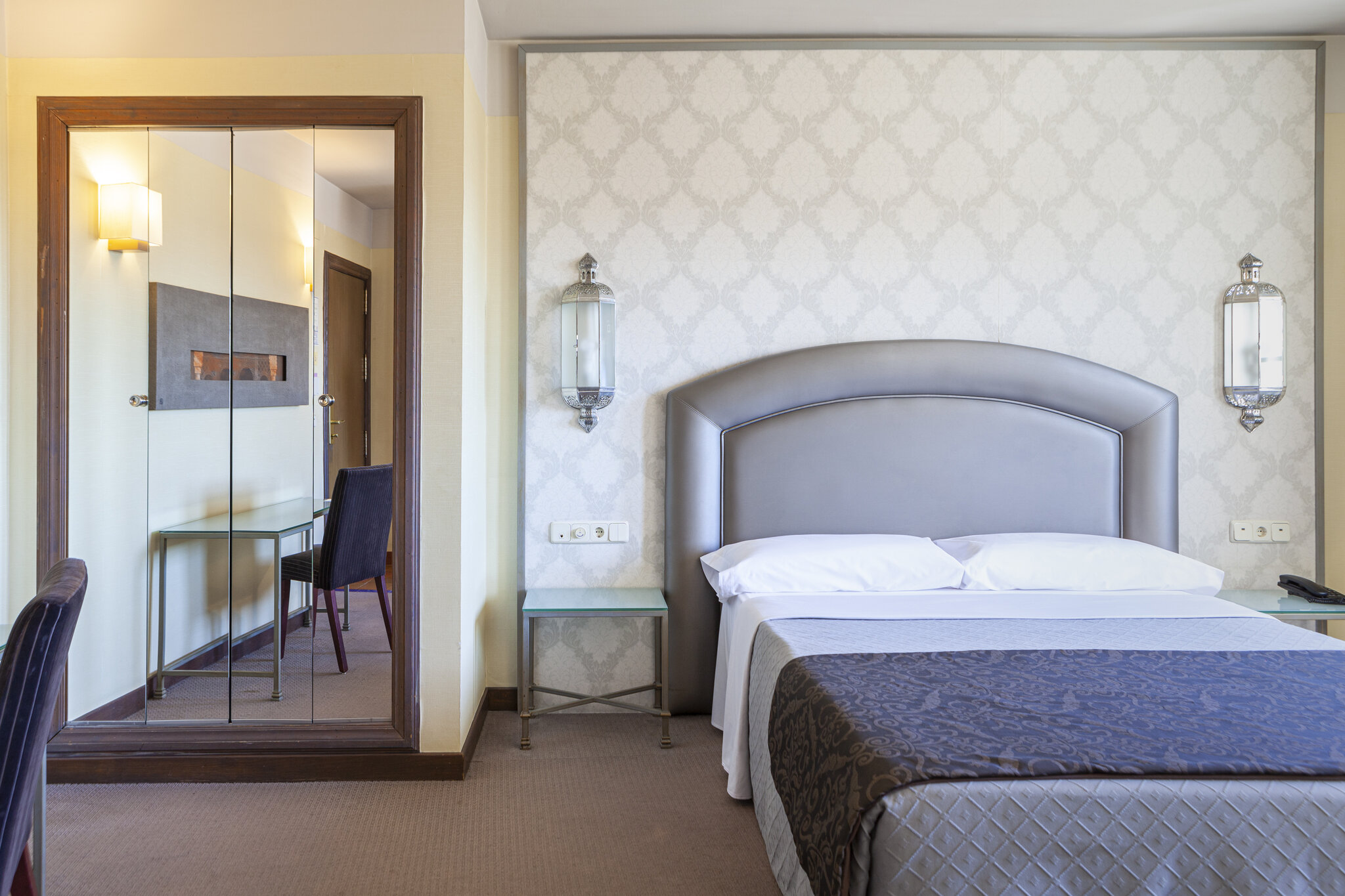 Hotel Macià Alfaros 2