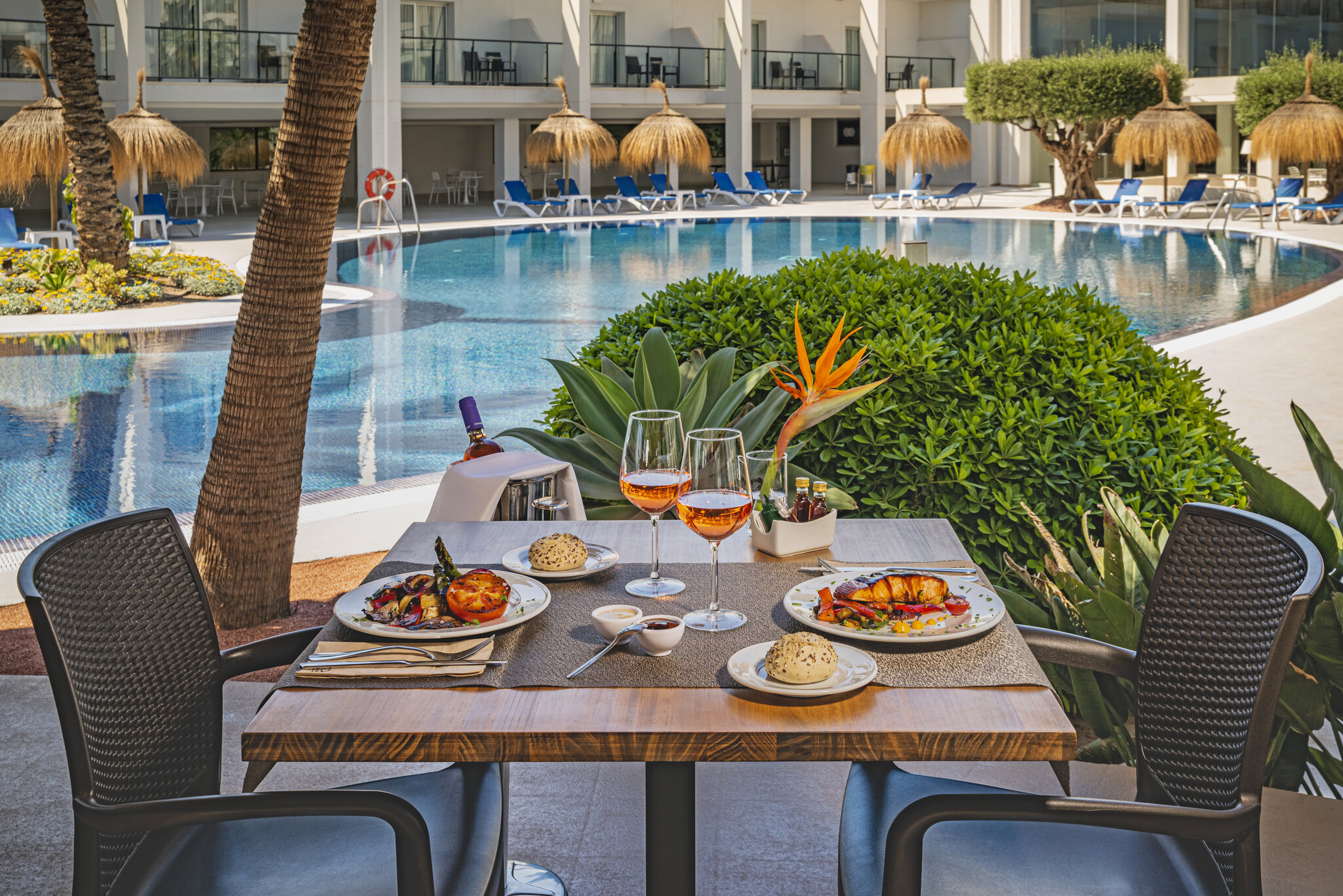 Hotel Cabogata Jardín 4