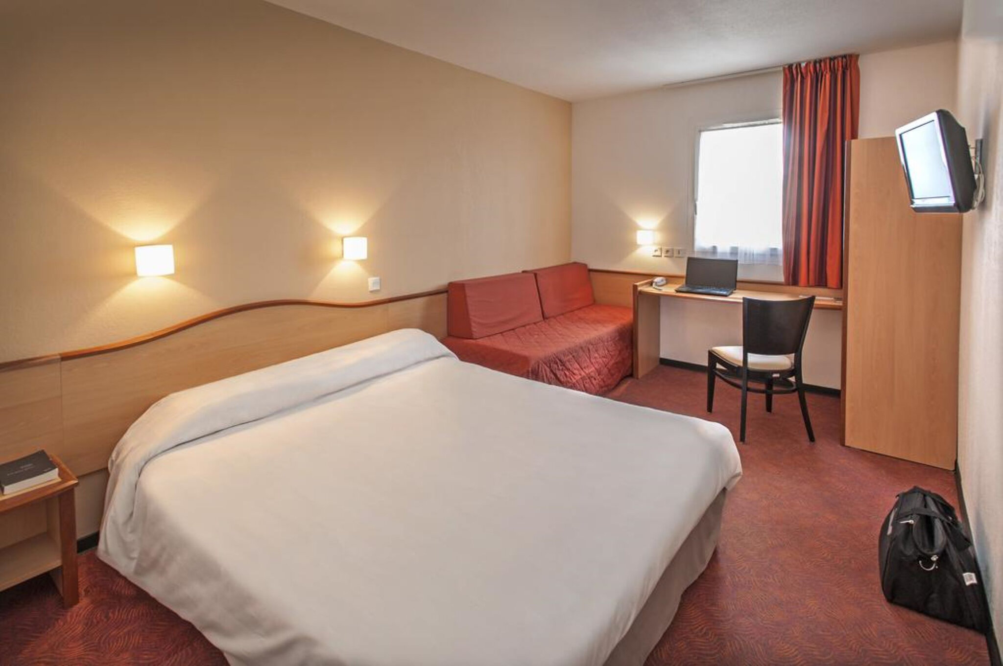 Brit Hotel Confort Montauban
