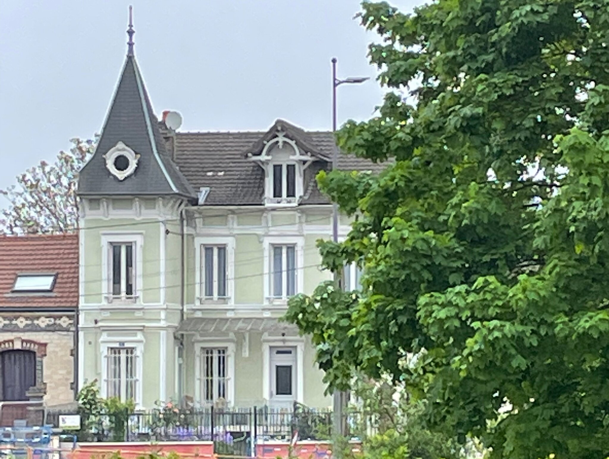 La Bonne Maison 3 2