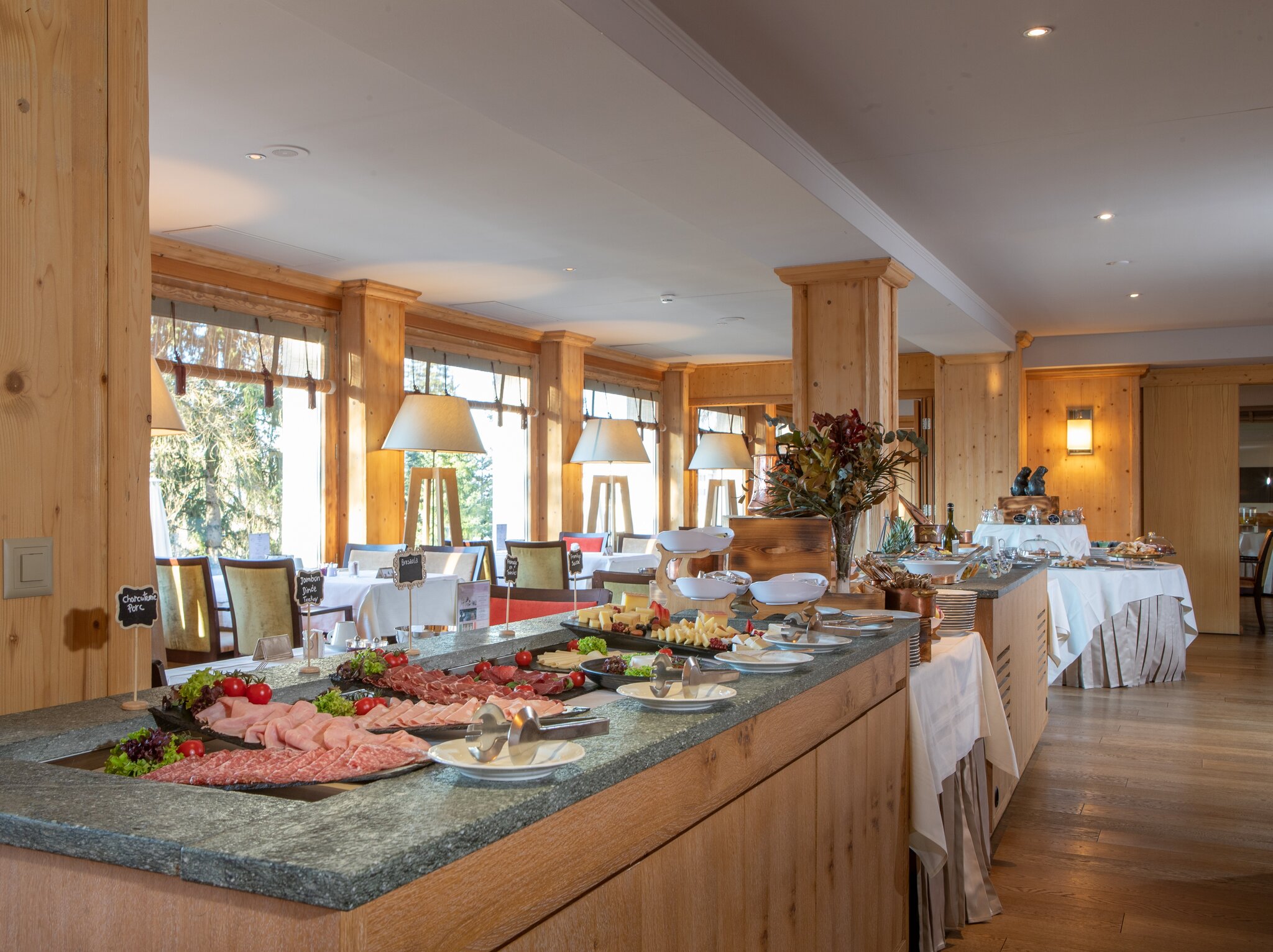 Hôtel Royal Crans Montana 2