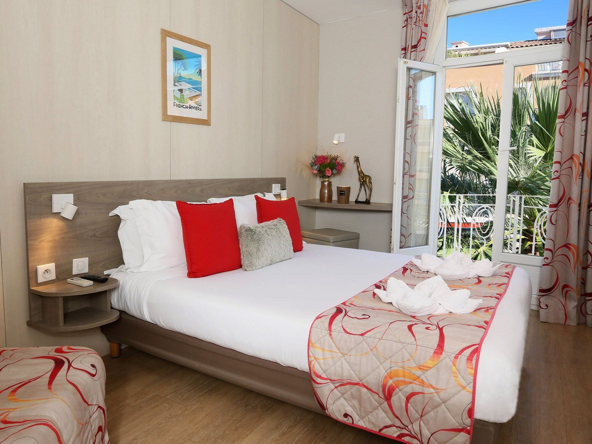 Brit Hotel Confort Le Revest Sainte-Maxime 2