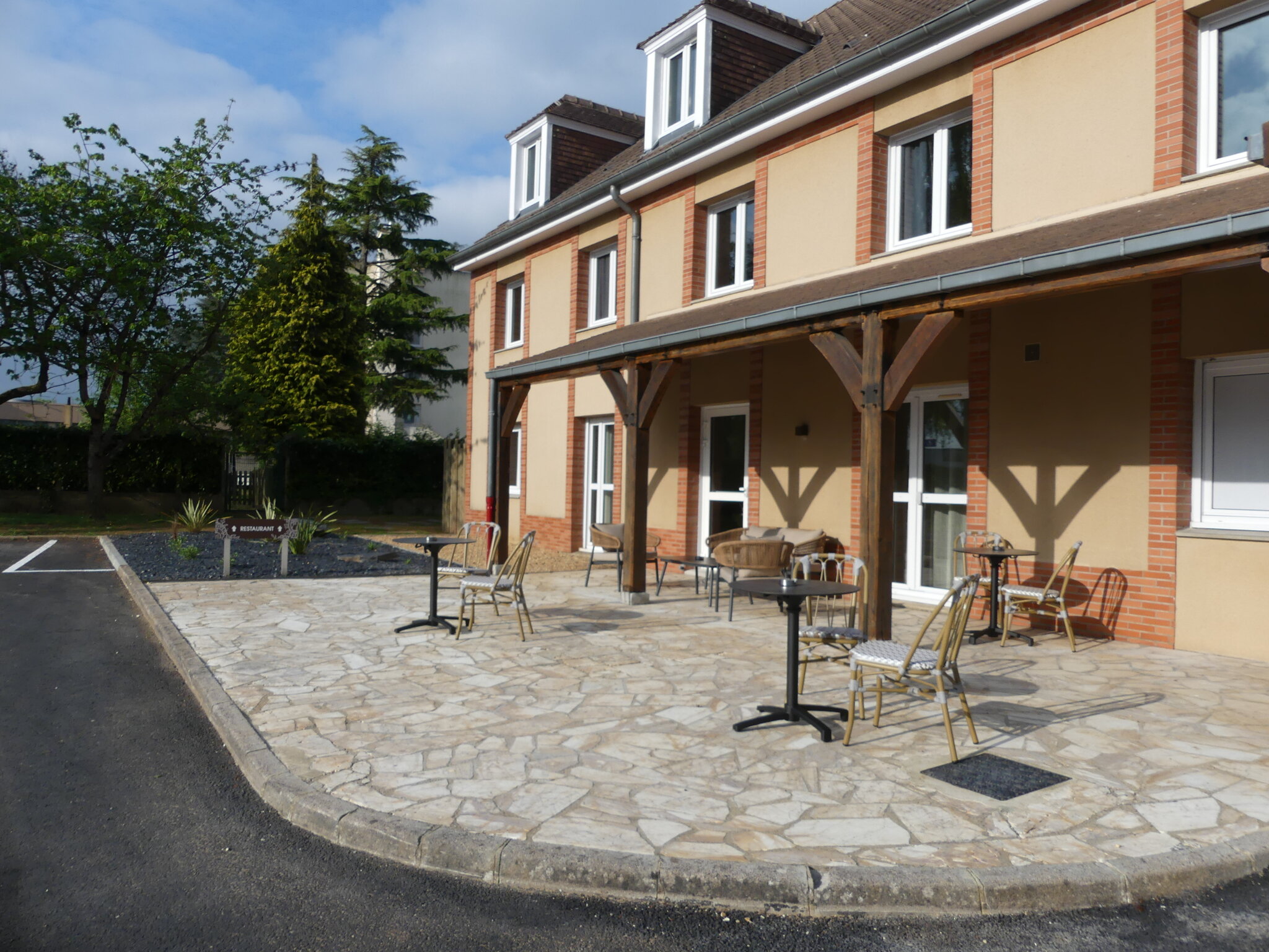 Brit Hotel Confort Alençon 5
