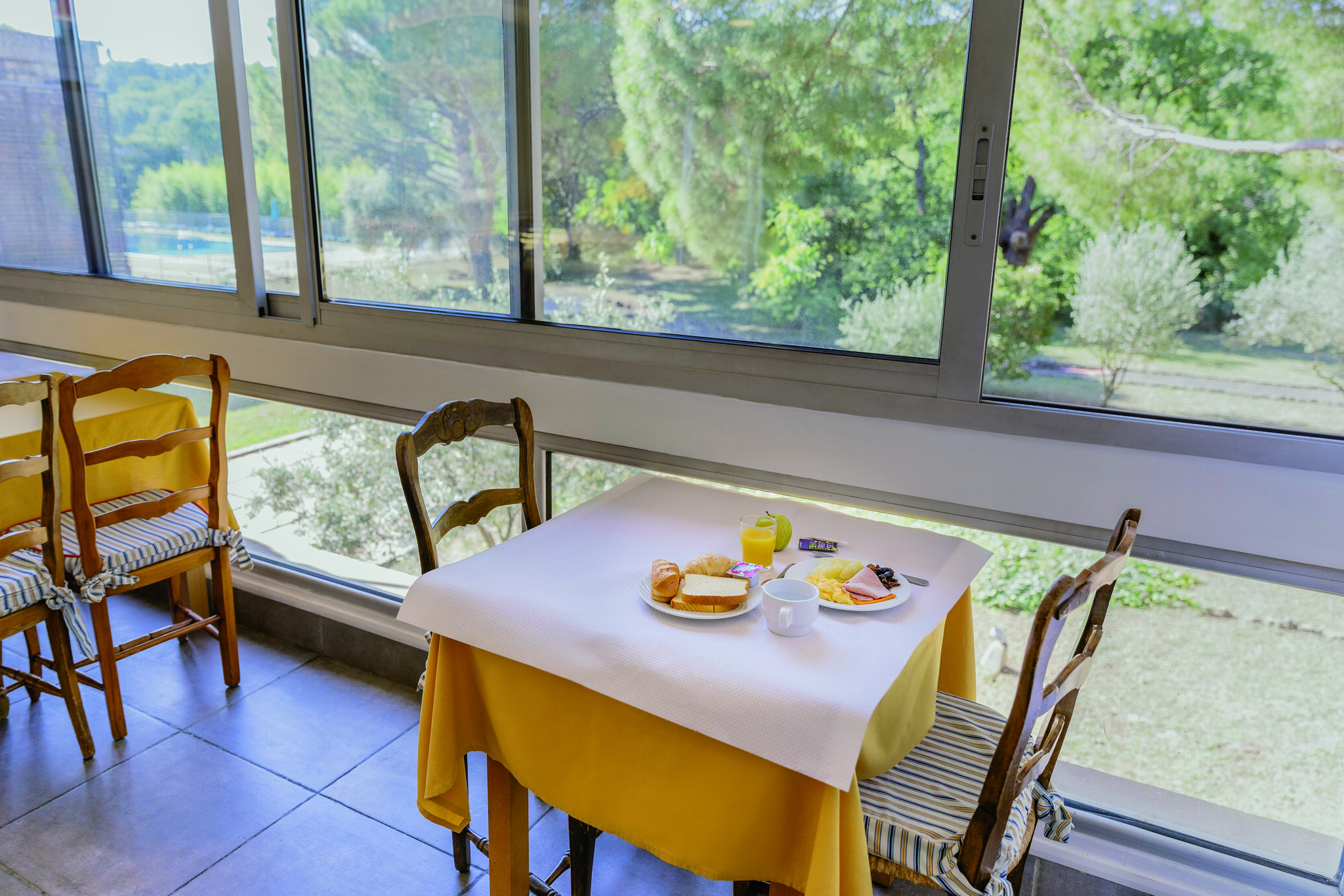 Hôtel Vacances Bleues Castel Luberon 4