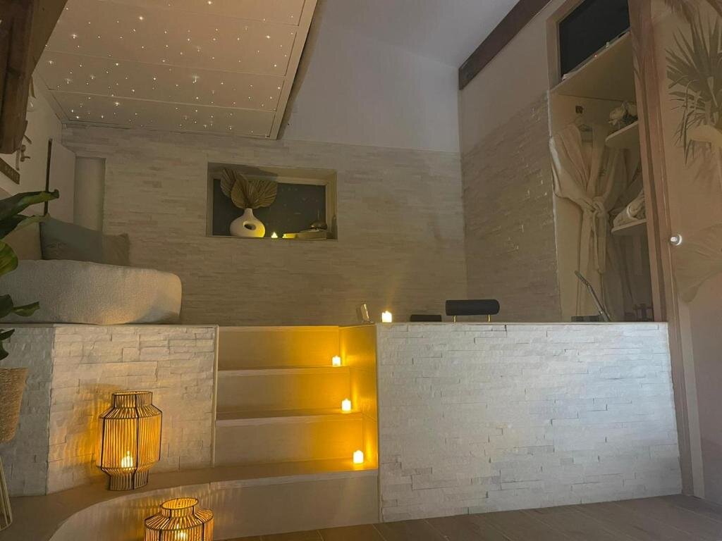 Moments Loft and Spa 4