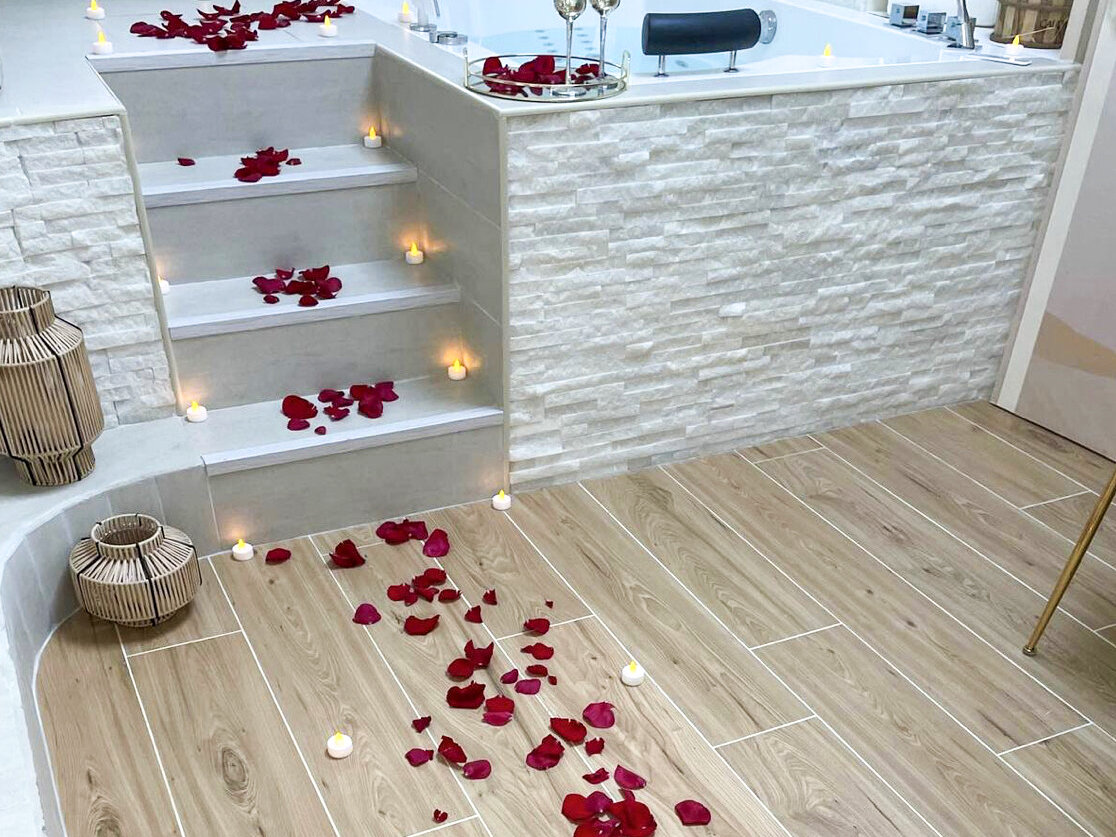 Moments Loft and Spa 5