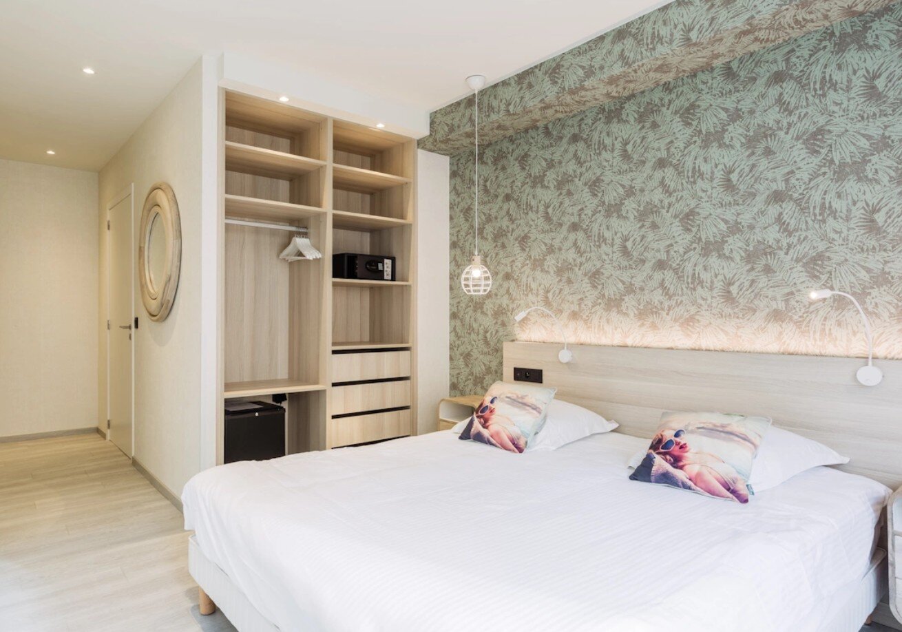 Helios Beach Hotel by CW Hotel Collection 2