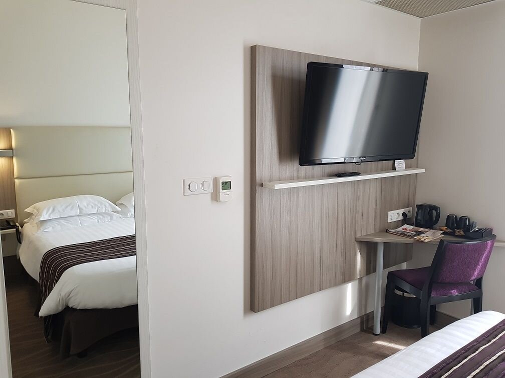 Brit Hotel de Grignan 5
