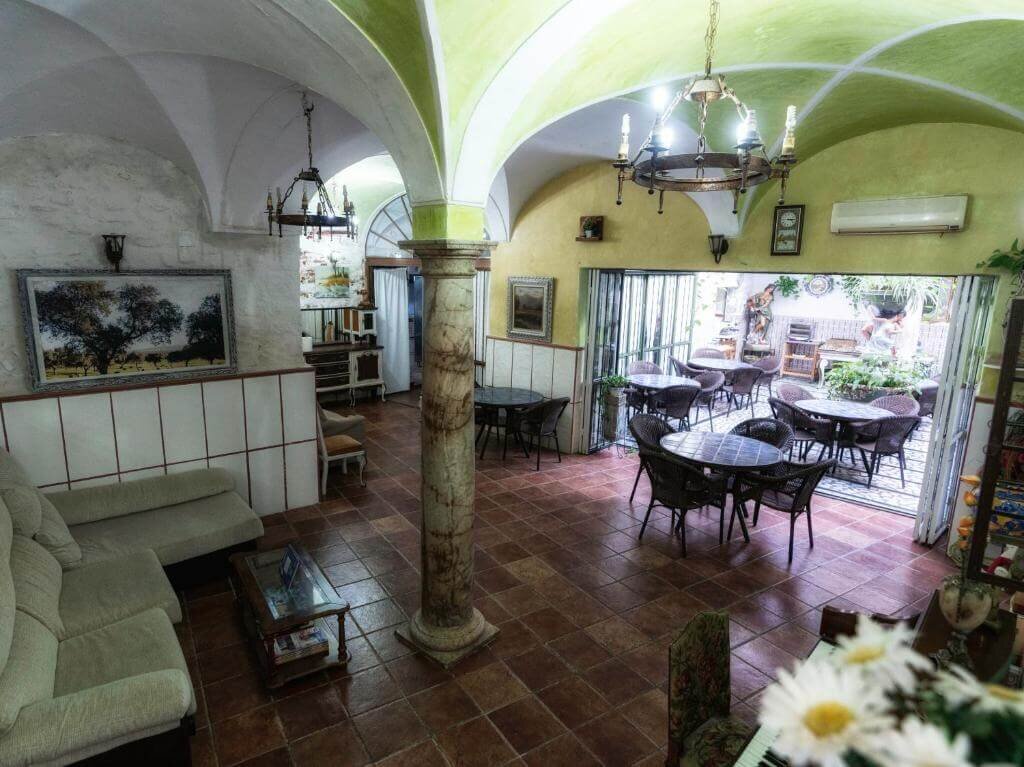Hotel Las Palmeras by Vivere Stays 4