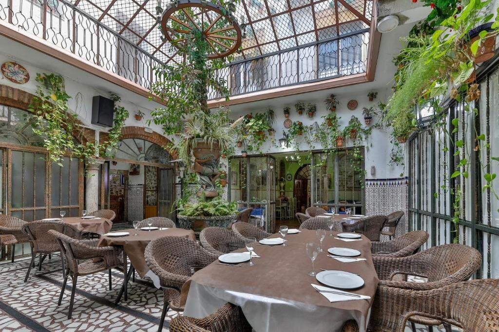 Hotel Las Palmeras by Vivere Stays