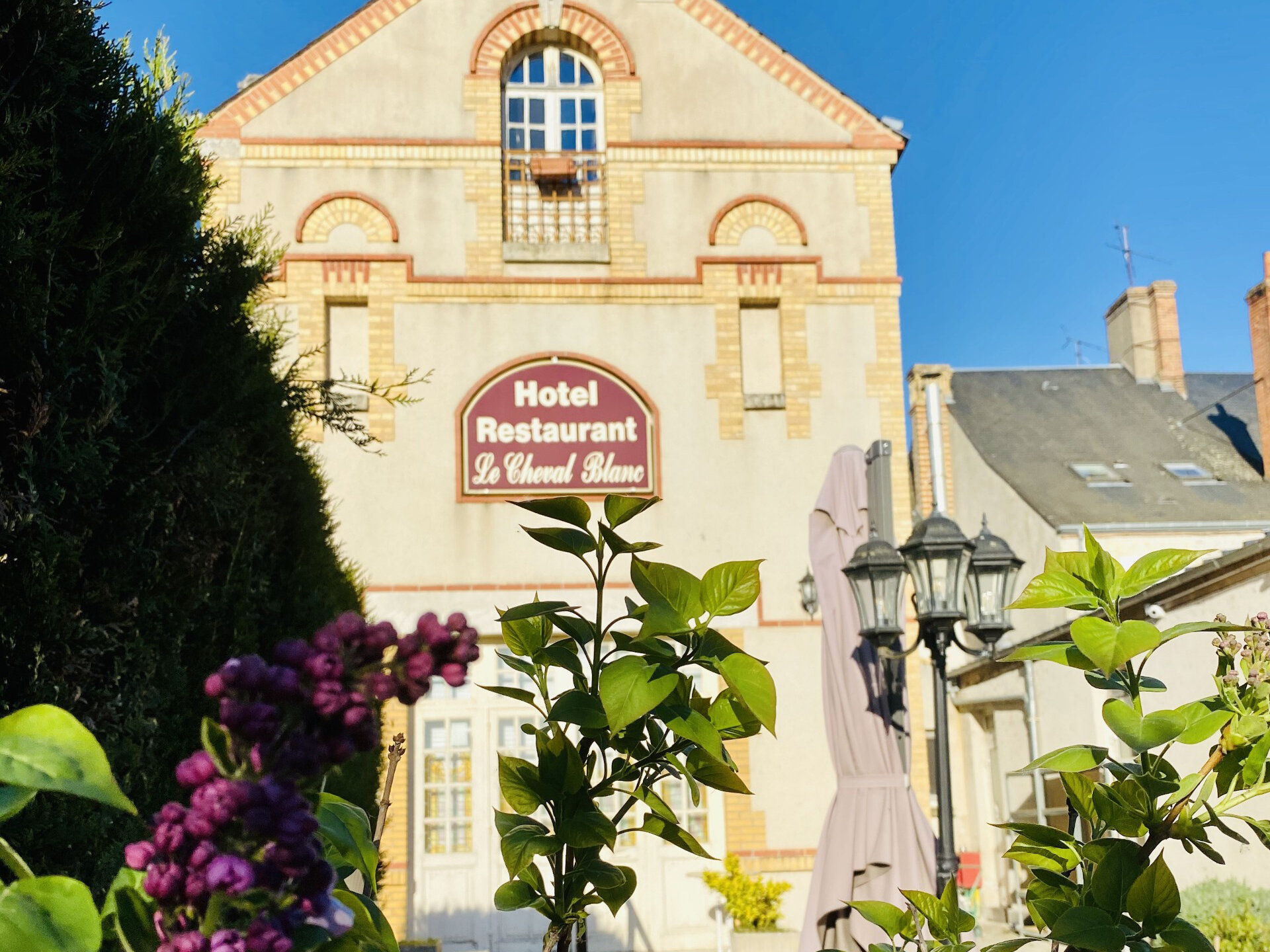 Le Cheval Blanc 4