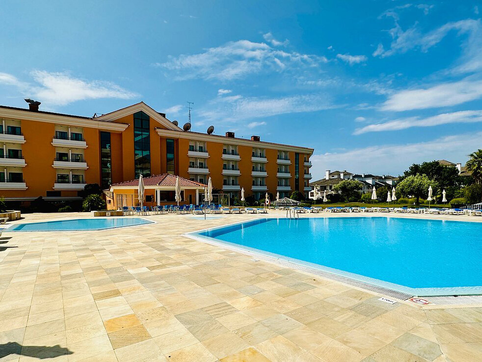 Riviera Hotel