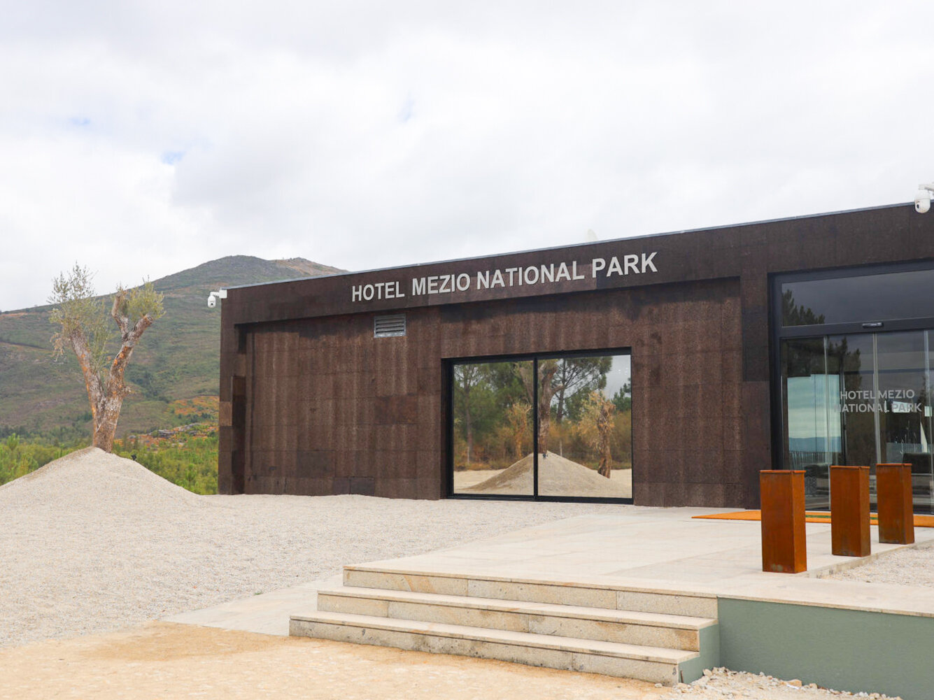 Hotel Mezio National Park