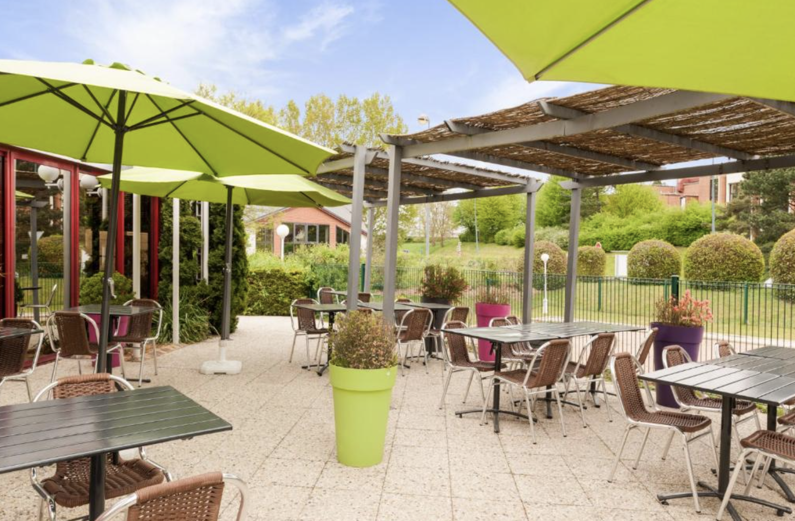 Brit Hotel Confort Rouen Nord – Eden 3