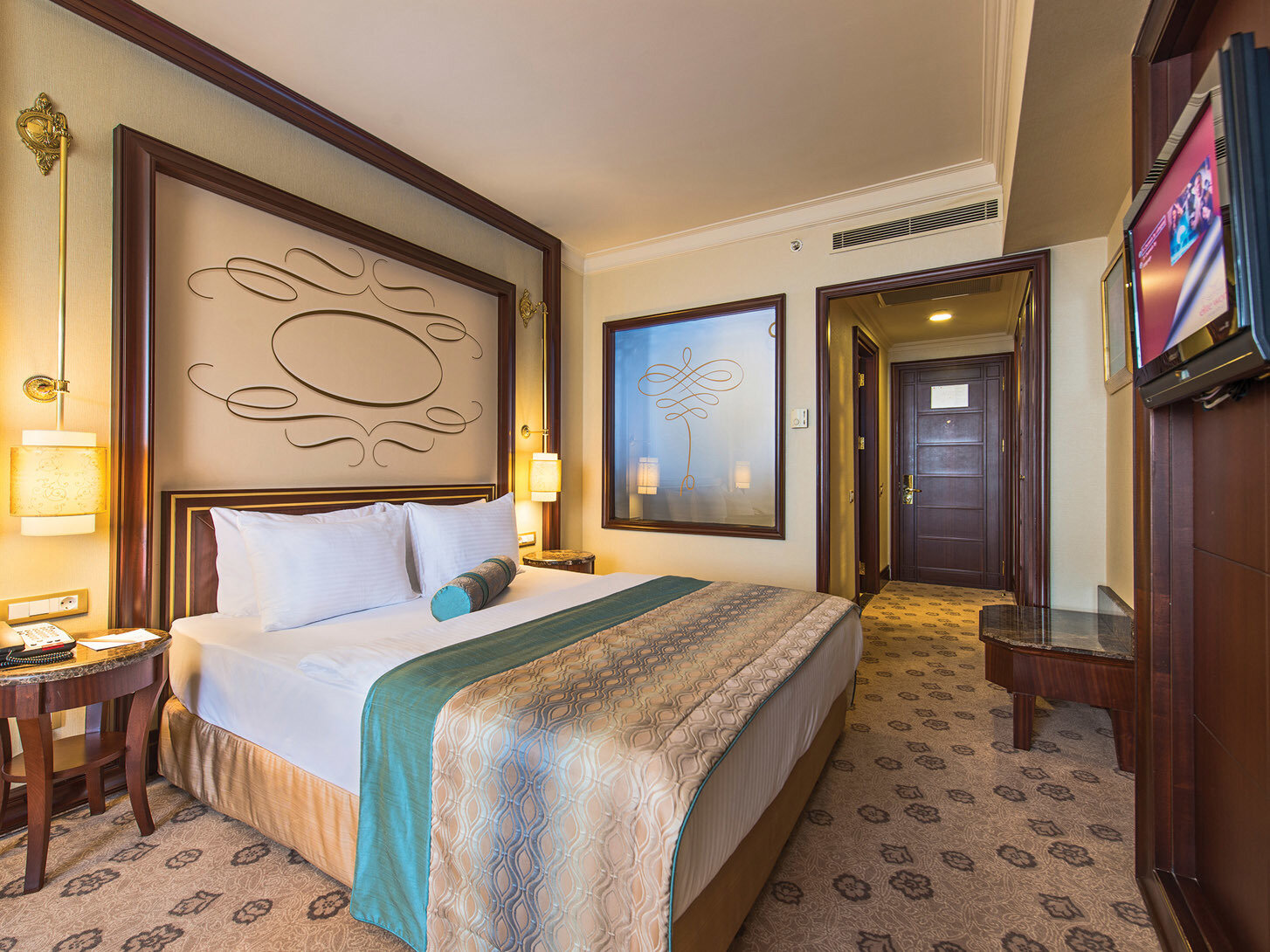 Elite World Hotel 5