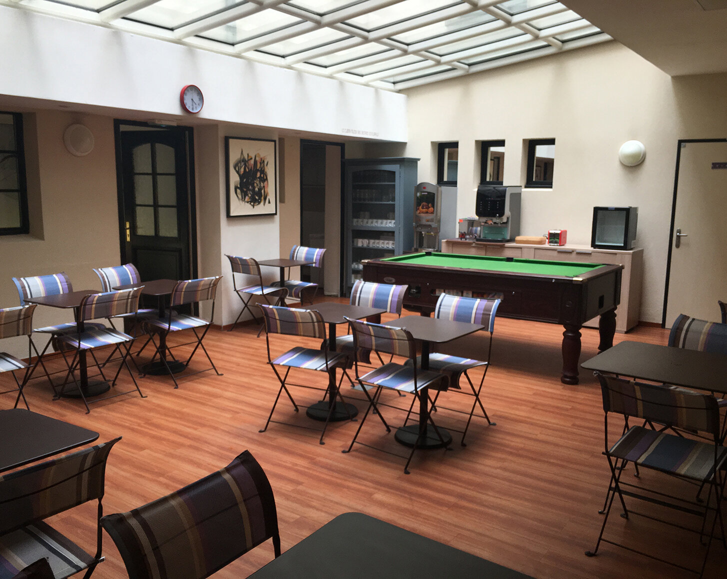 Comfort Hôtel Paris La Fayette 4