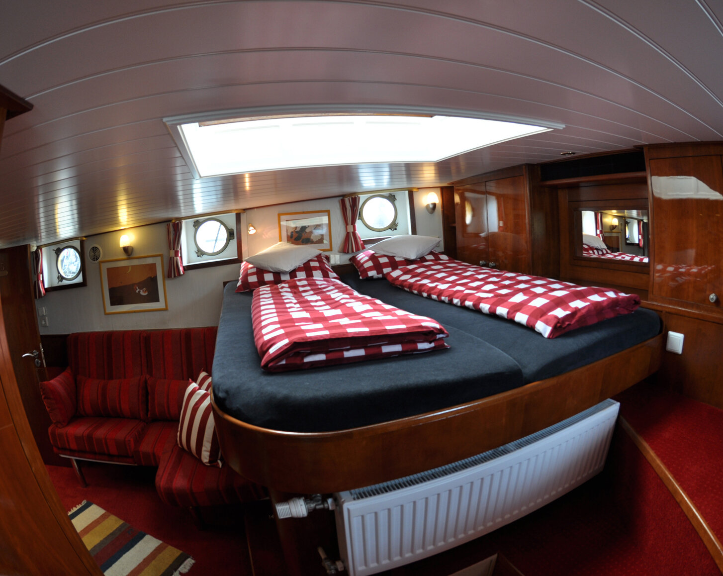 Hotel Yacht Miró 2