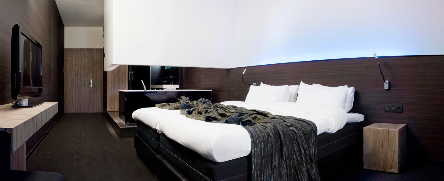 Carbon Hotel Different Hotels 2