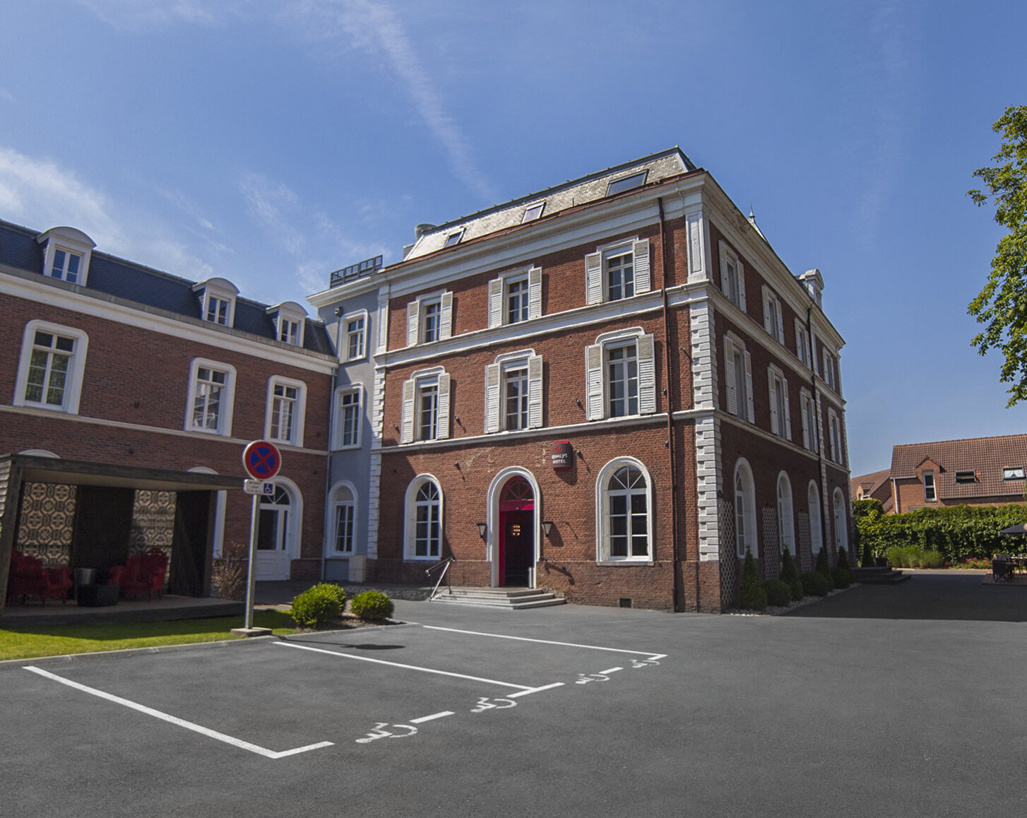 The Originals Boutique, La Maison Rouge, Lens Ouest