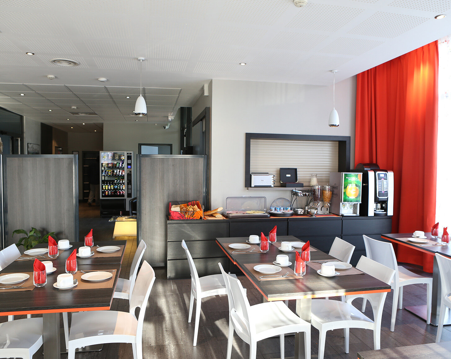 Adonis Paris Sud 4