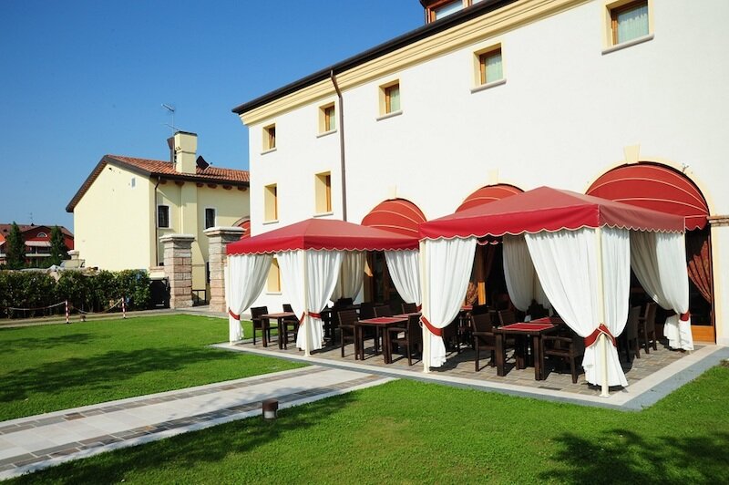 Albergo Antica Corte Marchesini 4