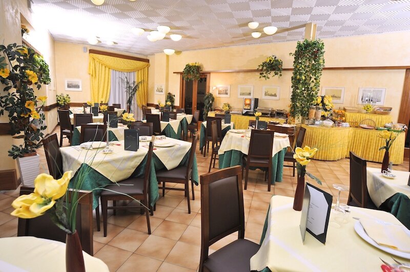 Hotel Massimo D'AzeglioS 4