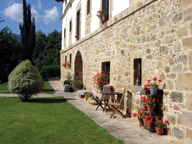 La Casona de San Pantaleón de Aras