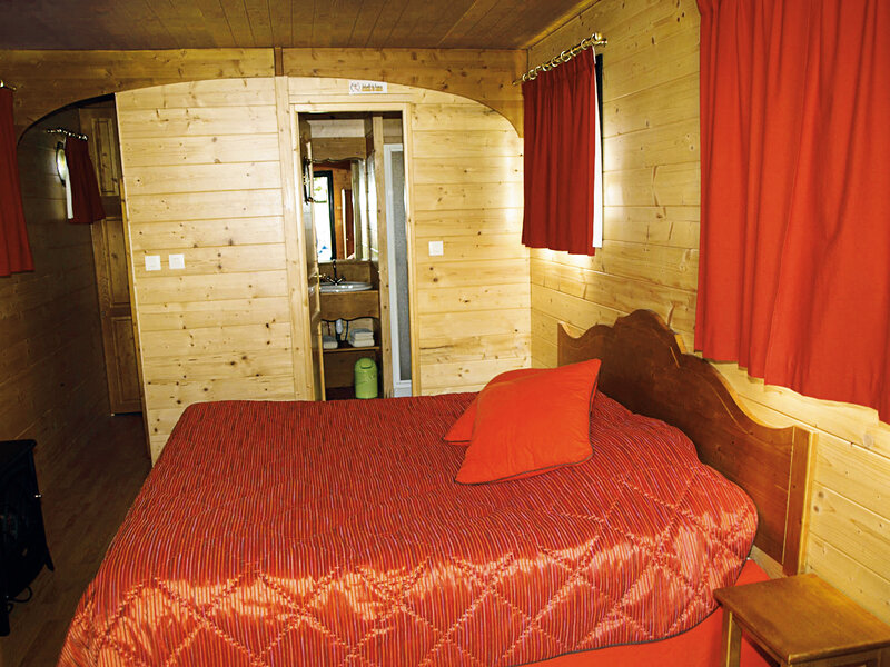 Camping Touristique de Gien - Les Roulottes des Bords de Loire 2