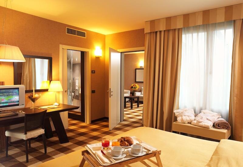 Viest Hotel 5